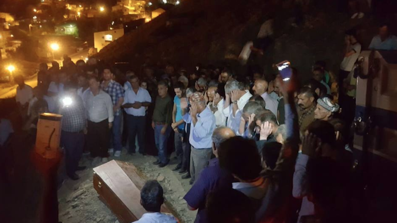Burying of Mehmet Temel, the civilian victim of a Turkish drone strike that targeted a group of four in the Kurdish Hakkari Province, Sep 1, 2017. (Photo: HDP)